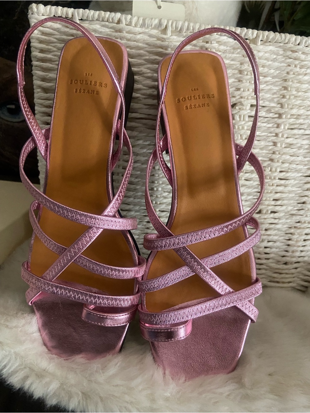 SEZANE HILLARY SANDALS IN METALLIC CANDY PINK